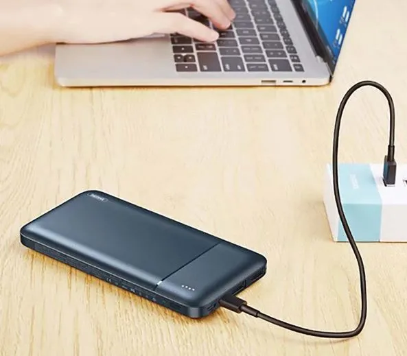 Remax%20RPP-96%20Lango%20Series%20Dual%20USB%20Ports%2010000mAh%202.4%20Power%20Bank%20-%20Image%202