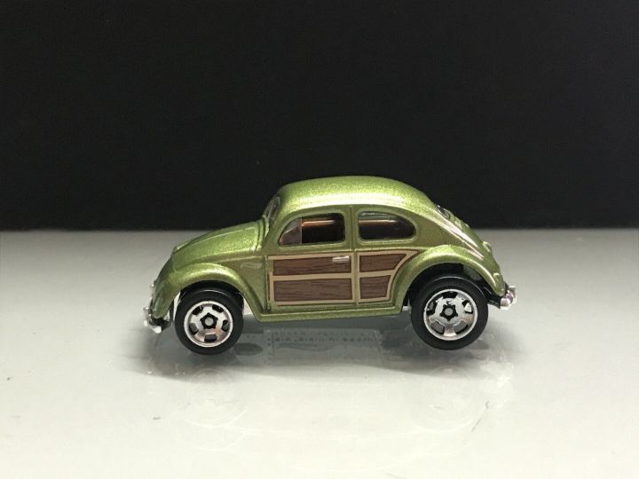 Hot%20Wheels%20Volkswagen%20Beetle%20Color%20Green,%20Scale%20-%201:64%20-%20Image%202