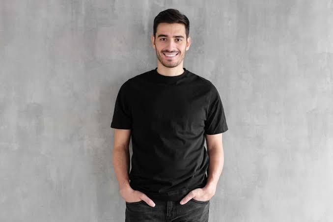 Solid%20Black%20Colour%20Half%20Sleeve%20T-Shirt%20For%20Men%20-%20Round%20Collar%20and%20Soft%20&%20Comfortable%20Fabric%20-%20Image%204