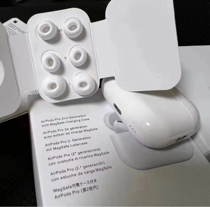 Original%20Apple%20AirPods%20Pro%202nd%20Generation%20Dubai%20Special%20Edition%20%7C%20True%20Wireless%20Bluetooth%20Earbuds%20with%20Active%20Noise%20Cancellation%20(ANC),%20Deep%20Bass%20Premium%20In-Ear%20Earphones%20%7C%20Compatible%20with%20iPhone,%20iPad,%20Android%20Smartphones%20%7C%20Black%20&%20White%20Wireless%20Earbuds%20-%20Image%206