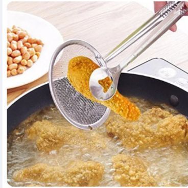 Frying%20Tong%20Multi-functional%202%20in%201%20Fry%20Tool%20Filter%20Spoon%20Strainer%20With%20Clip%20Stainless%20Steel%20Mesh%20-%20Image%203
