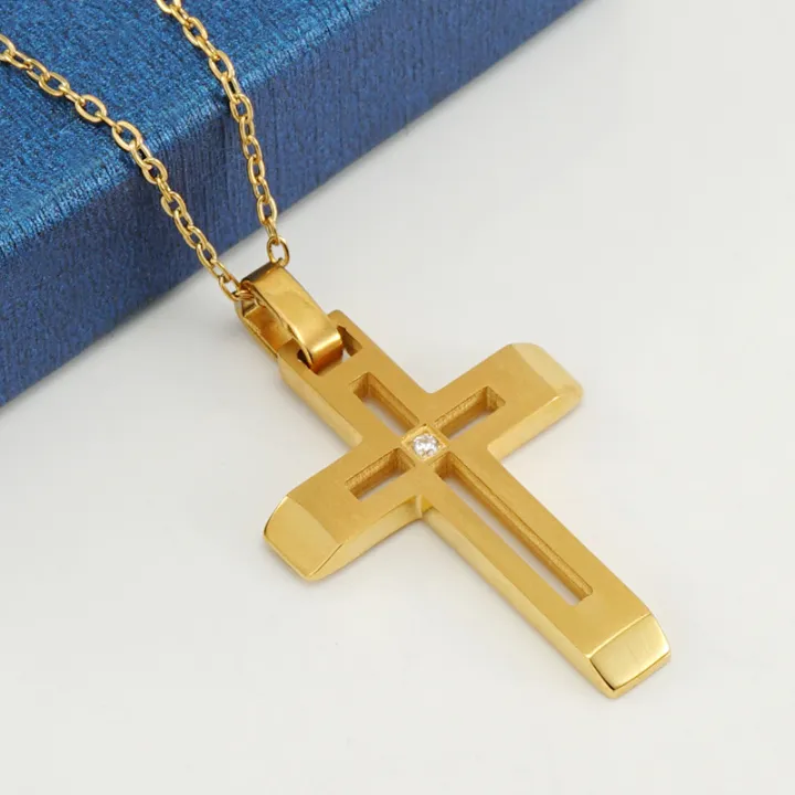 Fashionable,%20simple,%20style,%20hollow%20diamond-studded%20cross%20necklace,%20cross-border%20stainless%20steel%20electroplating%2018K%20gold,%20ins%20style%20woman%20-%20Image%203