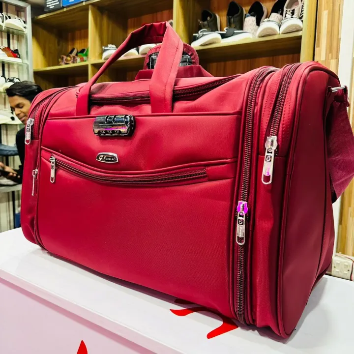 Travel%20Bag%20High%20Quality%20%20Lock%20Seystem.%20Family%20Big%20Size%2028%20"%20Waterproof%20&%20Washable%20-%20Image%207