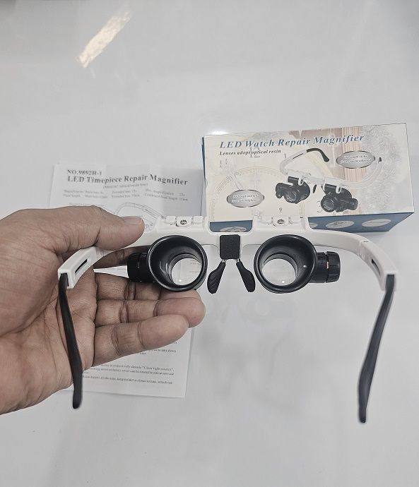 LED%20Magnifier%20With%202%20Led%20Light%20Magnifying%20Glass%20-%20Image%208
