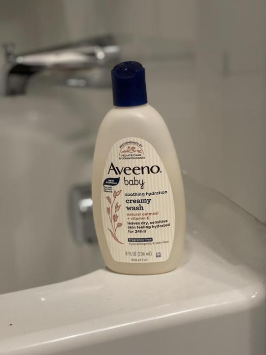 Aveeno%20Baby%20Soothing%20Hydration%20Creamy%20Body%20Wash%20%E2%80%93%20236ml%20-%20Image%202