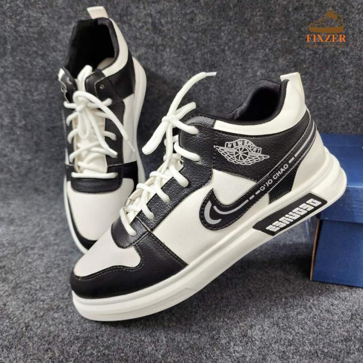SNEAKERS HIGH NECK SOFT RUBBER SOOL WITH LACE UP VERSION.