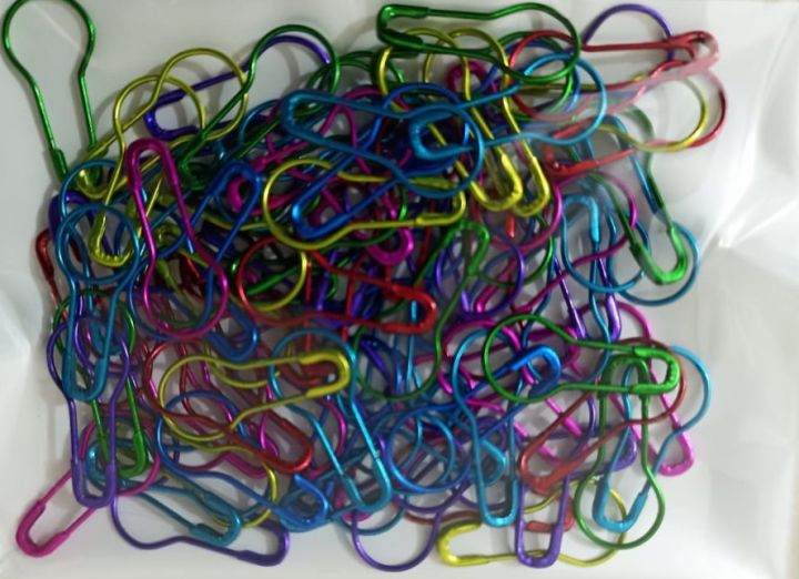 Elegant%20Coil-Less%20Metal%20Hijab%20Pins%20-%20Multi-Color%20Set%20-%20Image%204