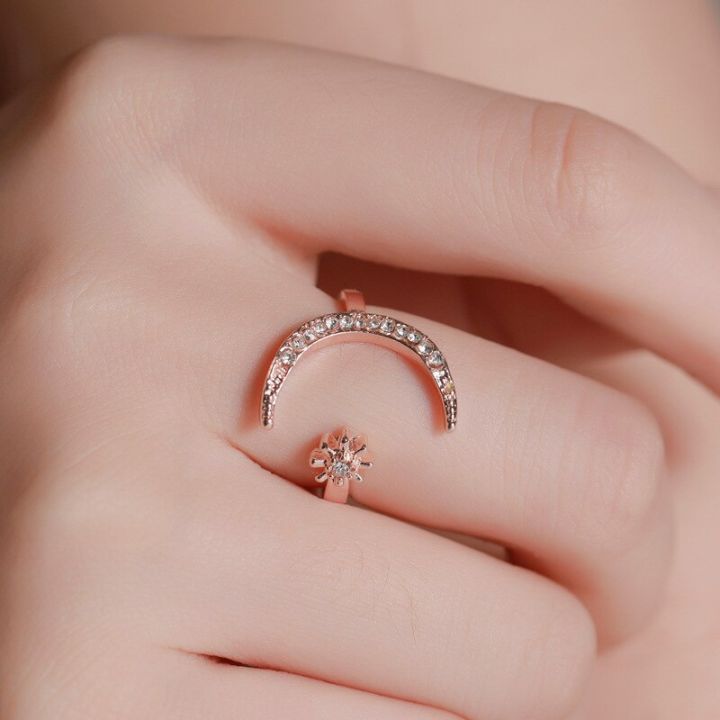 Crescent%20Moon%20Ring%20European%20and%20American%20fashion%20Star%20Moon%20Ring%20national%20wind%20Star%20Moon%20index%20finger%20ring%20-%20Image%202