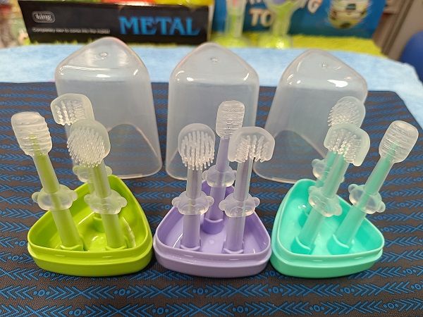 Baby%20Soft%20Bristle%20Toothbrush%20+%20Silicone%20Tongue%20Cleaner%20+%20U-Shaped%20Brush,%200-18%20Months%203Pcs%20Set%20with%20Box%20%5BColour%20as%20per%20Stock%5D%20-%20Image%206