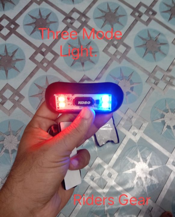 Helmet%20Light%20With%20USB%20Charging%20System%20And%20Velcro%20Strip.%20Safety%20Signal%20Light%20For%20More%20Visibility%20Motorcycle%20Helmet%20Tail%20Light%20-%20Image%2010