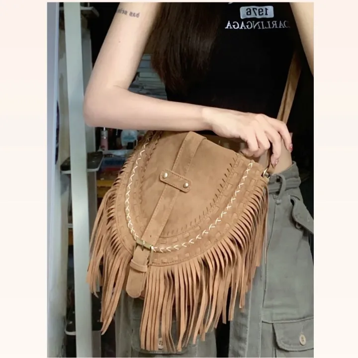 Xiaohongshu%20Same%20Style%20Suede%20American%20Hot%20Girl%20Tassel%20Bag%20Women's%20Retro%20Khaki%20All-Match%20Ethnic%20Style%20Messenger%20Bag%20Fashion%20-%20Image%202