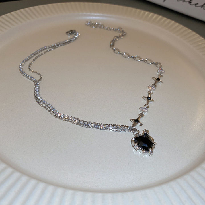 Y2K%20Sweet%20Cool%20Style%20Black%20Love%20Heart%20Pendant%20Necklace%20for%20Women%20Star%20Inlaid%20Rhinestone%20Clavicle%20Chain%20Asymmetric%20Necklace%20for%20Women%20Teen%20Girls%20Gift%20-%20Image%209