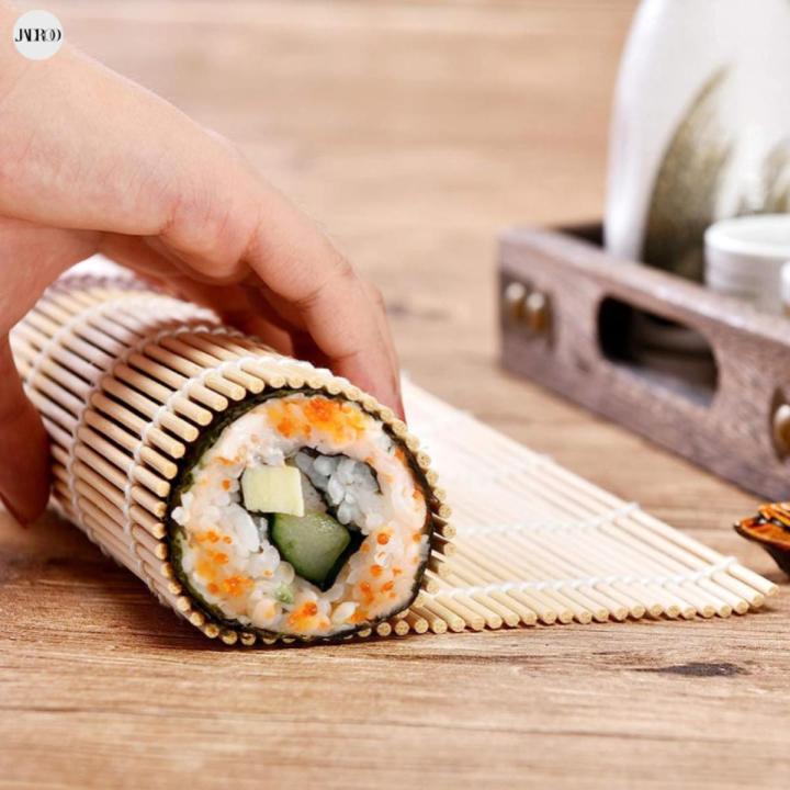 Jadroo Shushi Rolling Mat With Spoon
