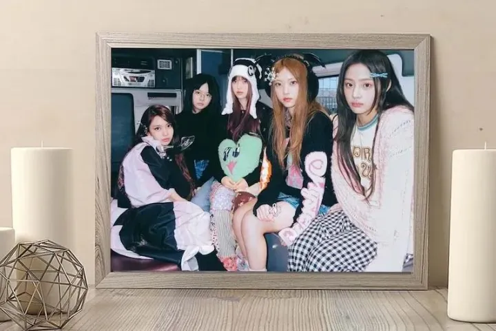 Kpop%20Girl%20Group%20Idol%20New-Jeans%20New%20Music%20Album%20OMG%20Cover%20Rabbit%20Poster%20Canvas%20Painting%20Wall%20Art%20Pictures%20Home%20Room%20Decor%20-%20Image%204