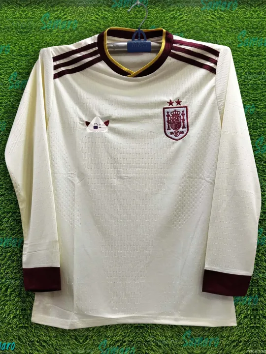 Spain%20World%20Cup%20Jersey%202026/27%20Thai%20Premium%20Football%20Jersey%20For%20Men%20-%20Long%20Sleeve%20Jersey%20-%20Spain%20Jersey%202026%20-%20Image%203