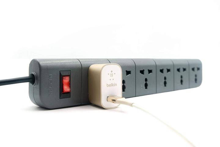 Belkin%206-Socket%20Heavy%20Duty%20Multiplug%20with%20Surge%20Protector%20-%20Image%202