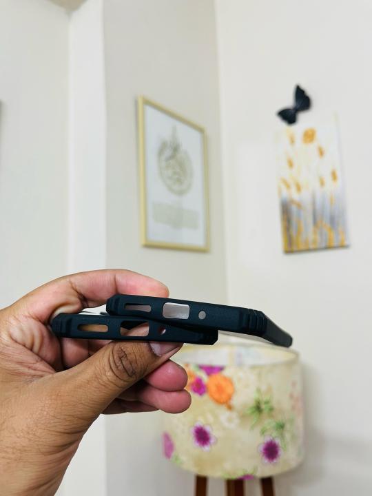 TheGiftKart%20Shockproof%20Crystal%20Clear%20For%20%F0%9D%90%95%F0%9D%90%A2%F0%9D%90%AF%F0%9D%90%A8%20%F0%9D%90%98%F0%9D%9F%90%F0%9D%9F%97%20%F0%9D%9F%92%F0%9D%90%A0%7C%20Vivo%20Y29%204g%20Back%20Cover%20360%20Degree%20Protection%20%7C%20Protective%20Design%20%7C%20Transparent%20Back%20Cover%20Case%20for%20VivoY29%20Phone%20Cases%20(PC%20&%20TPU,%20Black%20Bumper)%20Vivo%20Y29%20Back%20Case%20-%20Image%204