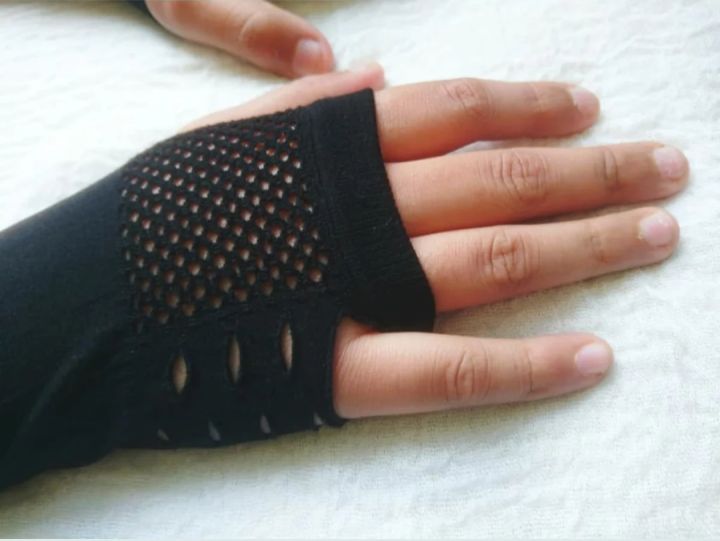 Fingerless%20hands%20sock%20for%20women%20hand%20and%20leg%20shock%20for%20women%20hand%20shocks%20leg%20shock%20niqab%20tupi%20screen%20shocks%20hijab%20black%20hand%20shock%20black%20leg%20shock%20%20black%20colour%20shock%20-%20Image%204