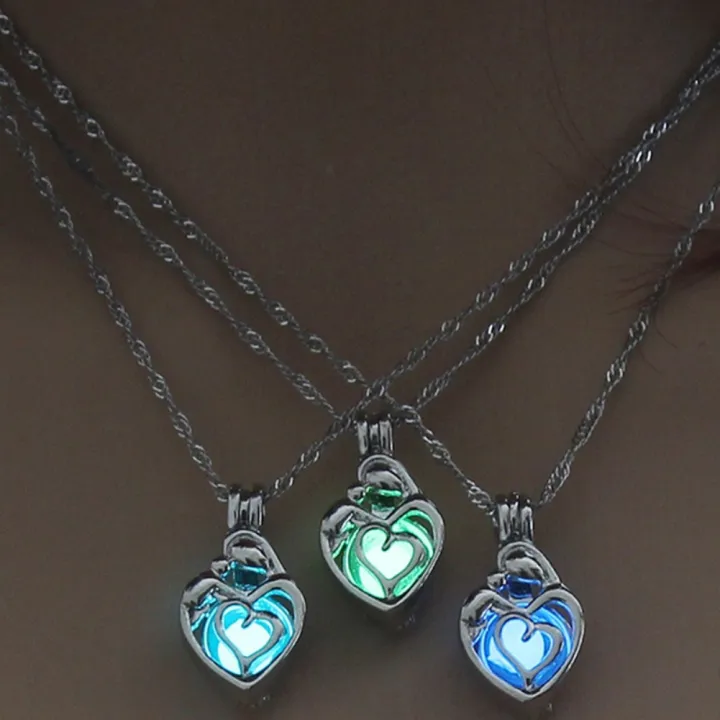 %EF%BC%88New%EF%BC%89Glow%20in%20the%20Dark%20Fahion%20Women%20Love%20Heart-haped%20Hollow%20Pendant%20Chain%20Necklace%20-%20Image%205