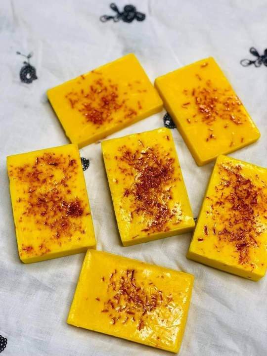 Hand%20made%20safron%20Sandalwood%20Bar%20Soaps%20100gm%20Premium%20-%20Image%202