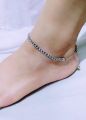 Update and stylish good looking Charming Payel(anklet) for Women-Silver. 