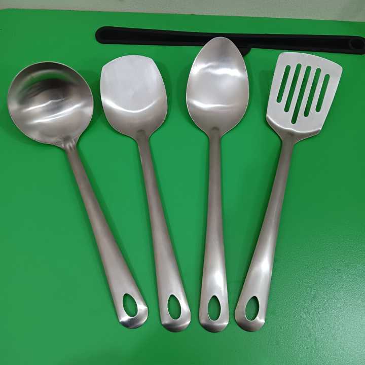 4%20pcs%20stainless%20steel%20silver%20color%20Serving%20spoon%20set%20long%20rice%20spoon,Soup%20Spoon,%20Slotted%20Turner,%20slotted%20spoon%204%20pcs%20cookware%20set%20-%20Image%206