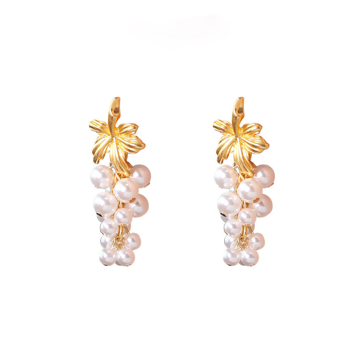 Her%20Lab%20Jewelry%20%7CVineyard%20Themed%20Pearl%20Tassel%20Earrings%20-%20Image%209