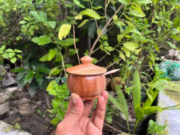 Round%20Shaped%20Wooden%20Sauce%20Box%20With%20Lid%20and%20Spoon%20/Wooden%20Sugar%20Bowl/Jar%20Salt%20Container%20-%20Image%202