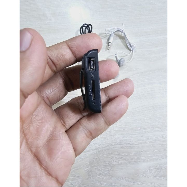 AR04%20MP3%20Music%20Player%20with%20Clip,%20Black,%2032GB%20TF%20Card%20Support,%202-3%20Hours%20Playback,%20Li-ion%20350mAh%20Battery%20-%20Image%204