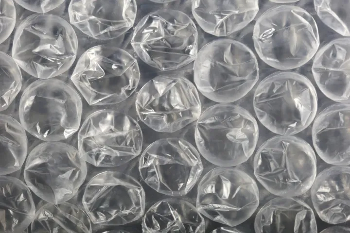 Bubble%20Wrap%20Paper%20-%2020%20Yard%20-%20Image%205