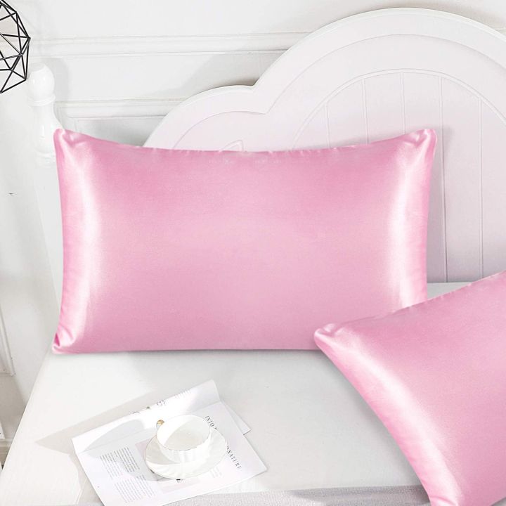Silk%20Pillow%20Covers%20for%20Beauty%20Sleep%20%E2%80%93%20Frizz-Free%20Hair%20Overnight%20-%20Image%203