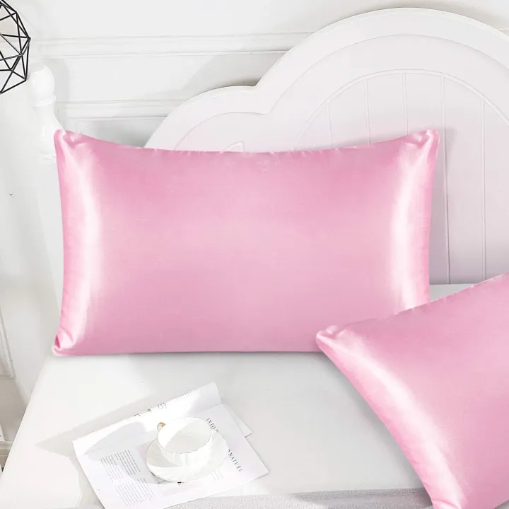 Silk%20Pillow%20Covers%20for%20Beauty%20Sleep%20%E2%80%93%20Frizz-Free%20Hair%20Overnight%20-%20Image%203