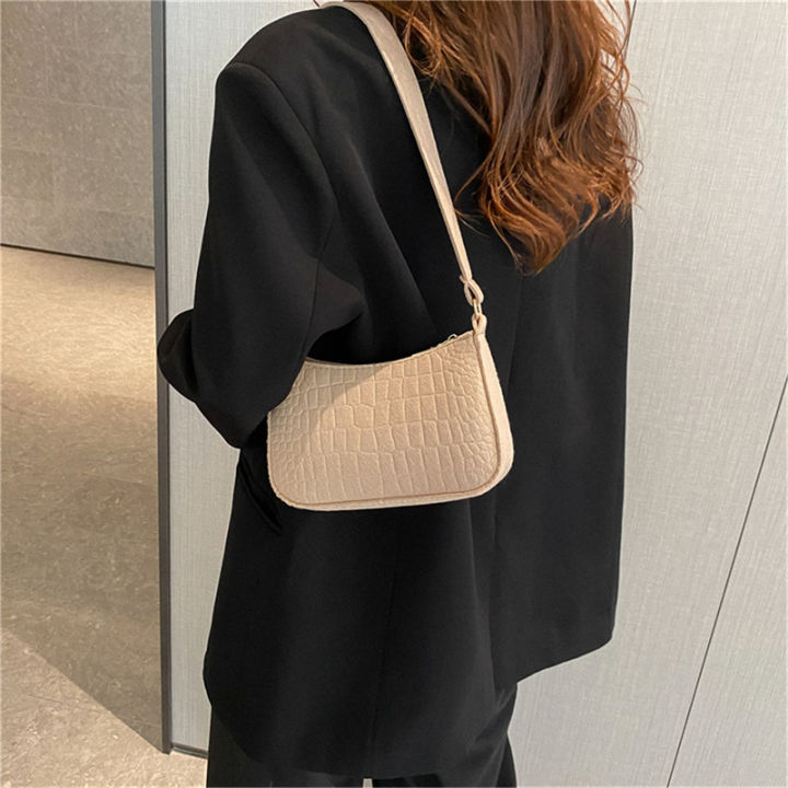 One%20Shoulder%20Bag%202022%20New%20Women's%20Subaxillary%20Bag%20Niche%20Design%20Advanced%20Texture%20Armpit%20Handbag%20Crescent%20Saddle%20Bag%20Dermatoglyph%20Eatop%20-%20Image%205