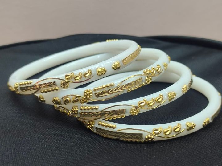 White%20Shakha%20Pola%20Bangles%20for%20Women%204%20Pcs%20Plastic.%20Party%20,%20Wedding%20,%20Anniversary%20,%20Druga%20Puja%20&%20All%20Time%20Use%20Sakha%20Bangles.%20Model:CD160.%20-%20Image%207