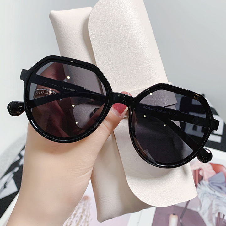 New%20brown%20sunglasses%20ins%20style%20female%20Korean%20version%20of%20the%20trendy%20net%20red%20retro%20small%20frame%20white%20sunglasses%20plain%20sunglasses%20-%20Image%204
