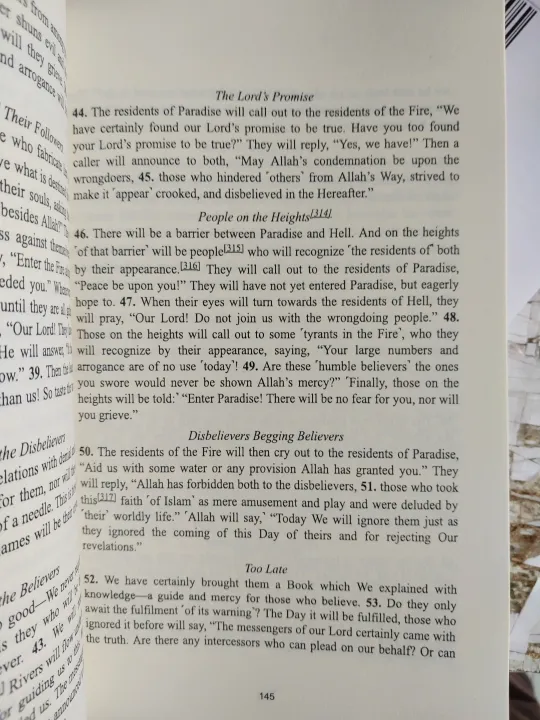 The%20Clear%20Q'uran:%20A%20Thematic%20English%20Translation%20by%20Dr.%20Mustafa%20Khattab%20-%20Premium%20Quality%20-%20Paperback%20-%20Image%204
