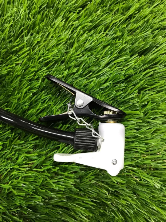 Pumper%203%20in%201%20Mini%20Hand%20Pumper%20for%20Ball,%20Balloons%20&%20Cycle%20Tyre%20-%20Image%207