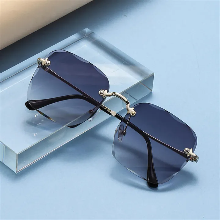 Rimless%20Sunglasses%20Square%20Large%20Frame%20Gradient%20Color%20Sunglasses%20Fashion%20Street%20Photography%20Glasses%20for%20Women%20-%20Image%202