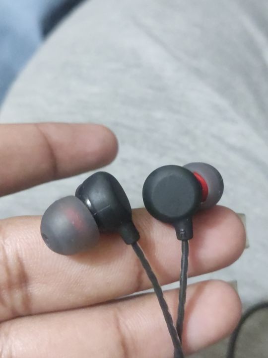 geeoo%20X10%20plus-Powerful%20Sound%20and%20Strong%20Bass%20Wired%20Earphone-Headphones%20with%20Plastic%20Catching%20-%20Image%205