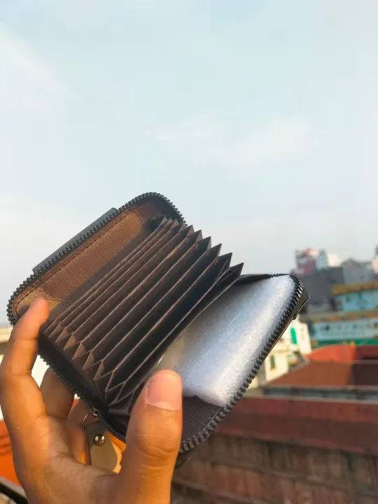 Premium%20Unisex%20Wallet%20with%20Dual%20Snap%20Button%20%E2%80%93%20Stylish%20&%20Compact%20Card%20Holder%20for%20Men%20&%20Women%20-%20Image%208