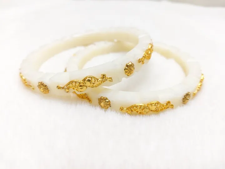 Exclusive%20White%20Shakha%20Pola%20Bangles%20for%20Women%20%20Plastic%20With%20CityGold%20Work,%20Party%20.%20Wedding%20,%20Anniversary%20,%20Durga%20Puja%20&%20All%20Time%20Use%20Shakha%20Bangles.%20Model:%20S501.%20-%20Image%207