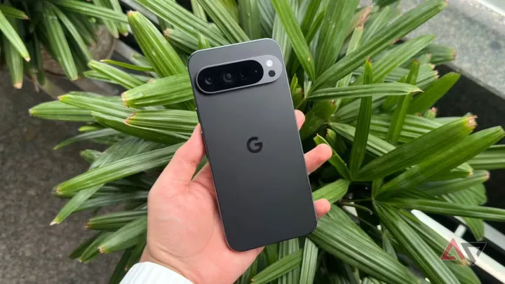 Google%20Pixel%209%20Pro%20XL%20(16GB%20RAM,%20128GB%20ROM)%20-%20Obsidian%20-%206.8"%20Super%20Actua%20Display%20-%205G%20Android%20Smartphone%20(Official%20Warranty)%20-%20Image%206