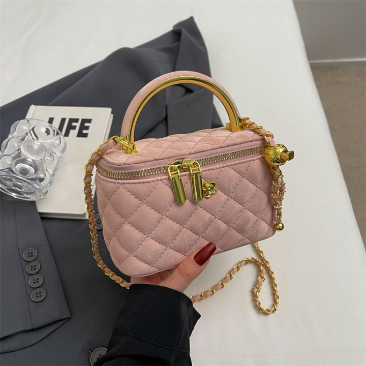 2024%20tren%20new%20Lingge%20small%20square%20bag,%20internet%20brity%20chain,%20one%20shoulder%20crossbo%20fashionable%20portable%20women's%20bag%20-%20Image%207