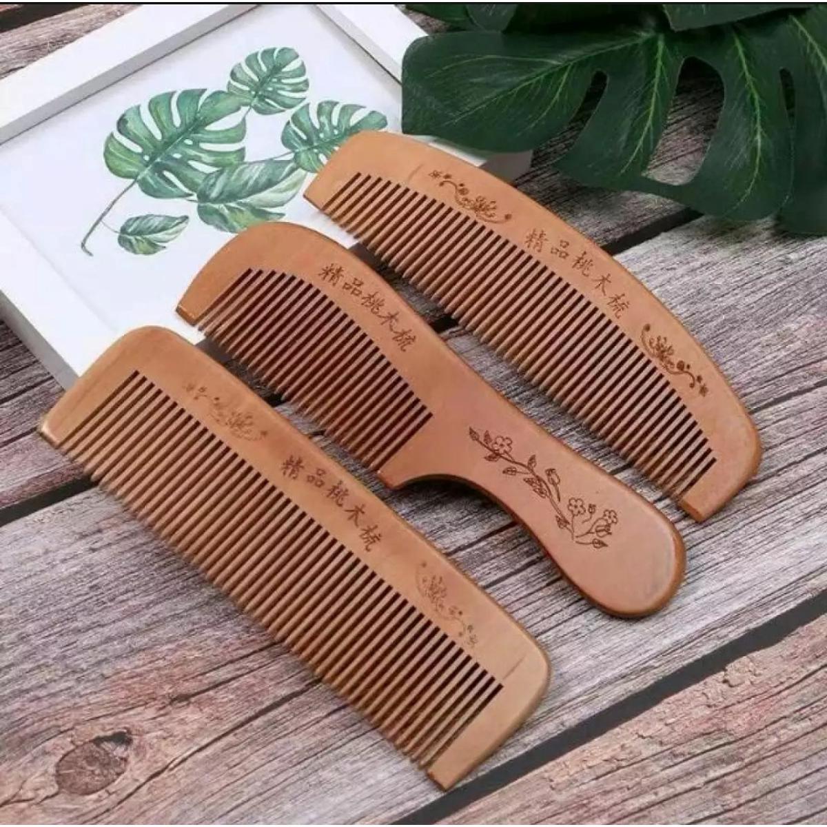 Finorio Green Sandalwood Comb detangler non-static scalp therapy wood comb durable top-notch quality