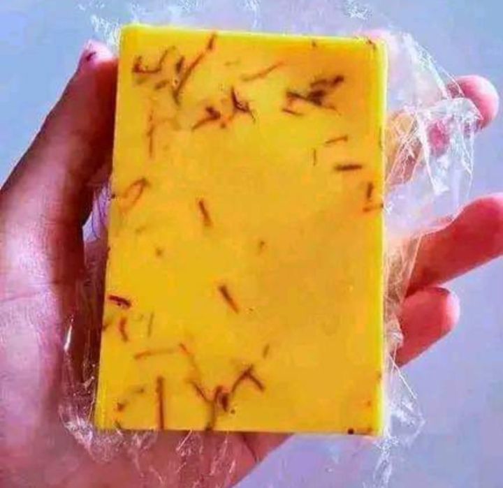 Handmade%20Saffron%20Goat%20Milk%20Soap%20%E2%80%93%20Jafran%20Saban,%20100g%20%7C%20Natural%20Saffron%20Soap%20for%20Radiant%20Skin%20-%20Image%204