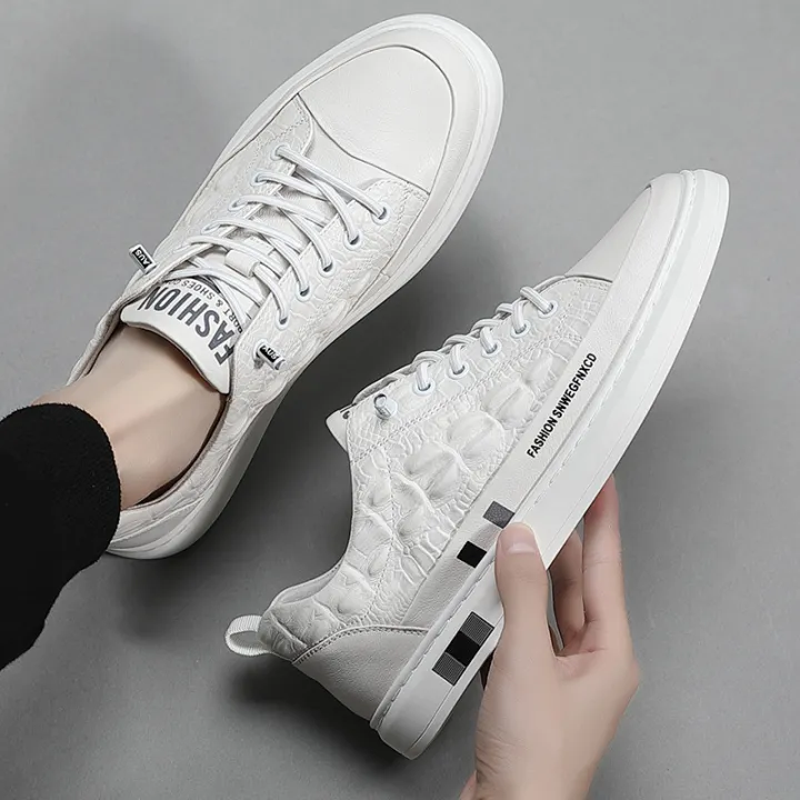 Extra%20Large%20Size%20Summer%20New%20Breathable%20Crocodile%20Pattern%20All-Matching%20and%20Lightweight%20Running%20Sneaker%20Trendy%20Men's%20Leather%20White%20Shoes%20Board%20Shoes%20-%20Image%204