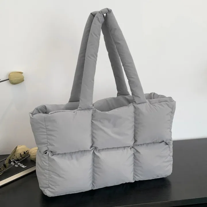 Women%20Padded%20Handbag%20Solid%20Color%20Quilted%20Puffer%20Shoulder%20Bag%20Large%20Capacity%20Soft%20Cloud%20Tote%20Bag%20Trendy%20Commuting%20Bags%20-%20Image%207