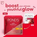 POND'S Age Miracle Day Face Cream, With Vitamin B3 and 10% Retinol C, Youthful Glow, 24 hour wrinkle correcting glow - 50g. 