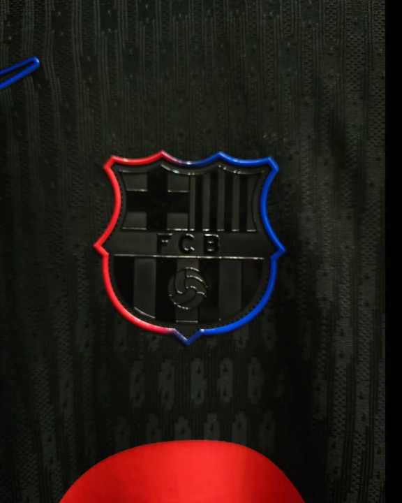 Barcelona%20away%20kit%20full%20sleeves%20jersey%20%2024/25%20-%20Image%207
