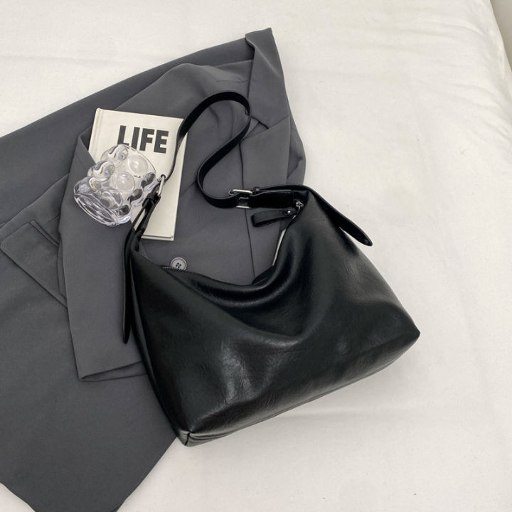 Retro%20fashion%20versatile%20large%20capacity%20bag%20women's%20new%20double%20pocket%20winter%20commuter%20tote%20bag%20niche%20shoulder%20bag%20-%20Image%202